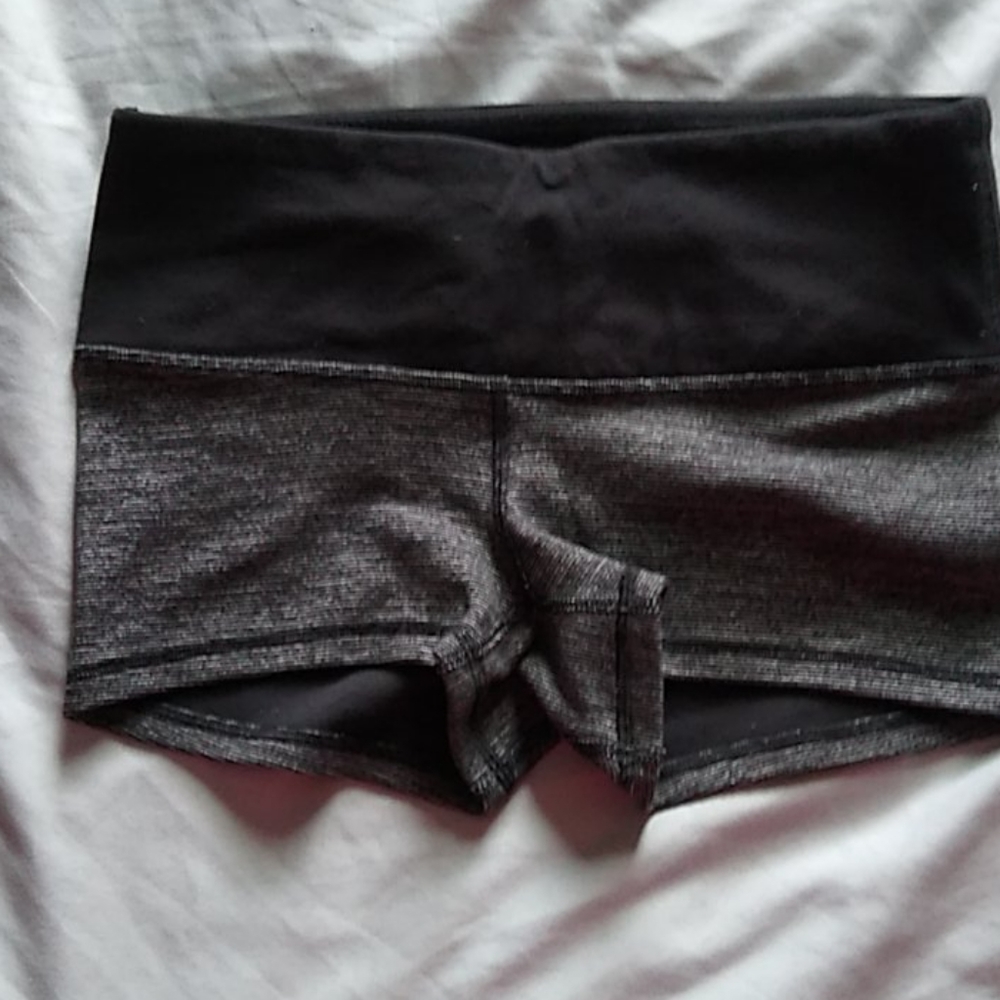 Lululemon Shorts Size 4